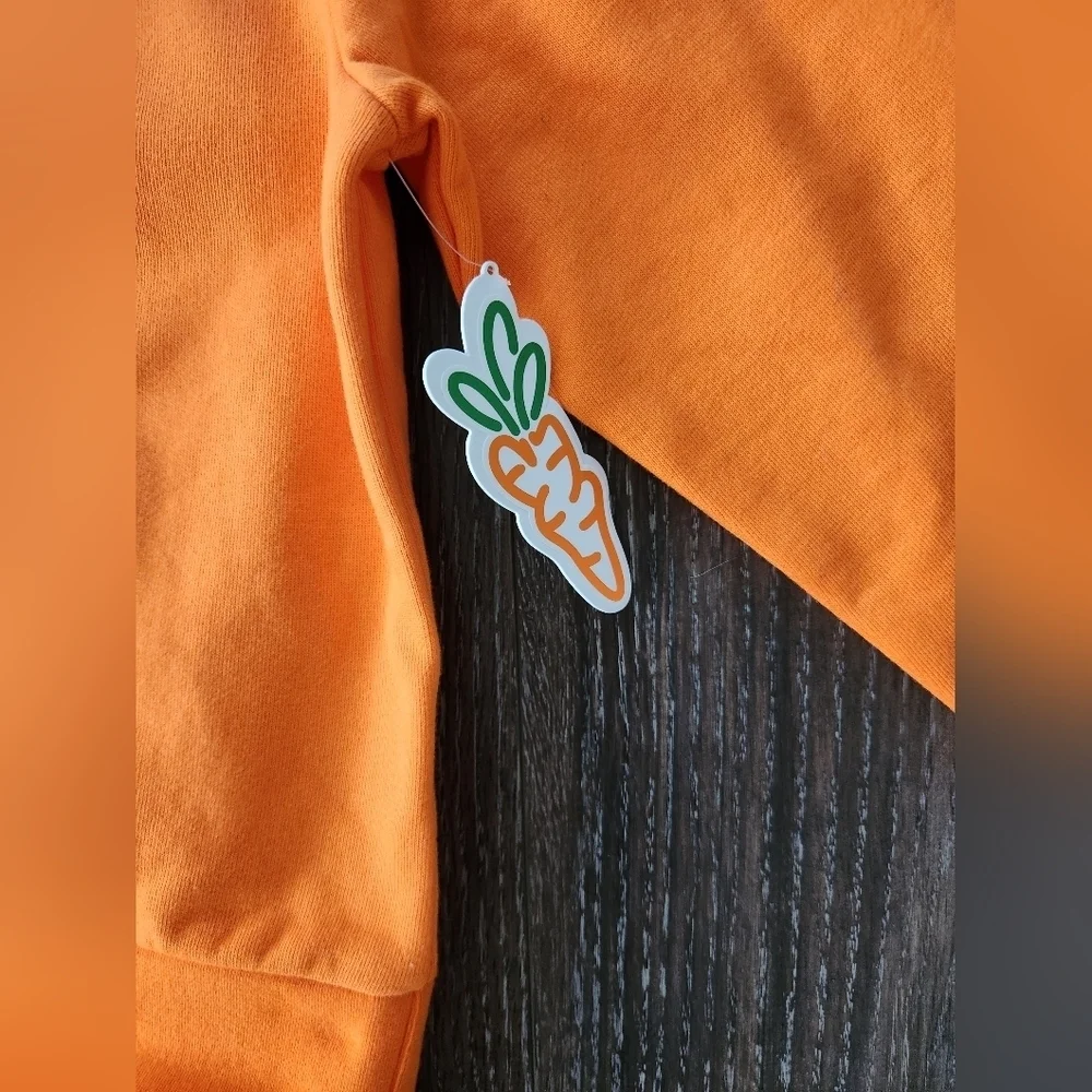Anwar Carrots Orange Farm Boys Sweatshirt Size Medium (8)